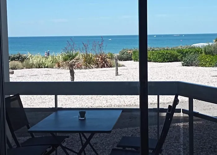Les pieds dans l eau a Saint Gilles Croix de Vie